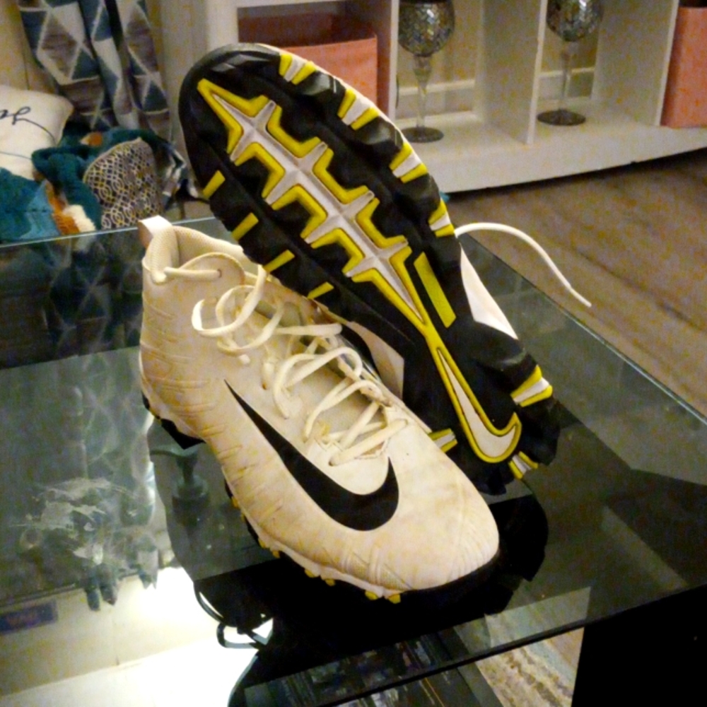 Football cleats
